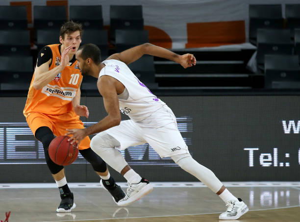 也要尊重当 也要尊重当